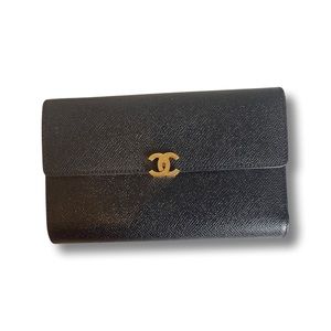 Rare Chanel flip Cc closure wallet